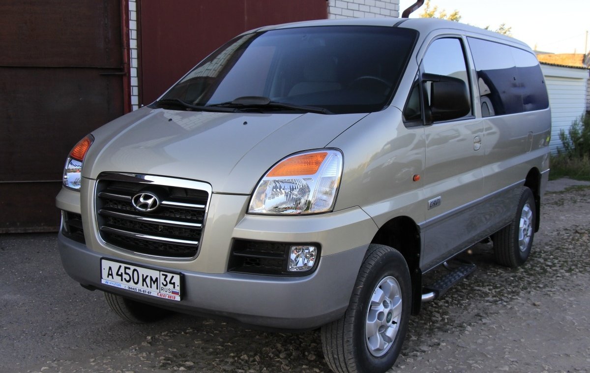 Покажи hyundai starex. Hyundai Starex 2006. Хендай Старекс 2006. Hyundai Starex h1 2001. Старекс Хендай 2006г.