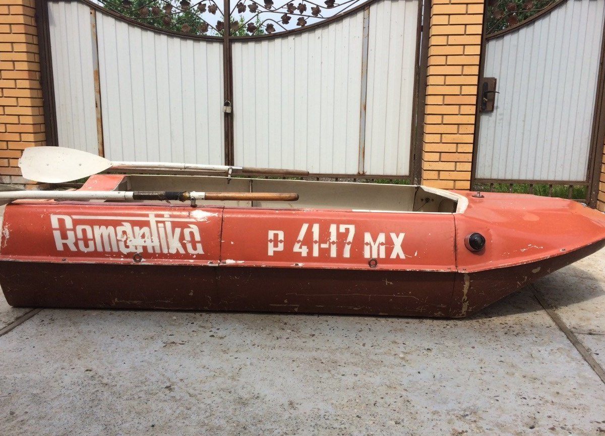 Лодка романтика мотор. Стекло для лодки романтика. Лодка романтика мотор. Лодка романтика 2 с мотором. Лодка романтика и мотор 3,5 лс.