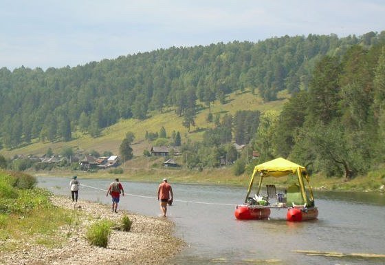 Река гутара сплав. Сплав алтай катунь. Катамаран для сплава. Река вонча. Деревня шапкино коломенский район.