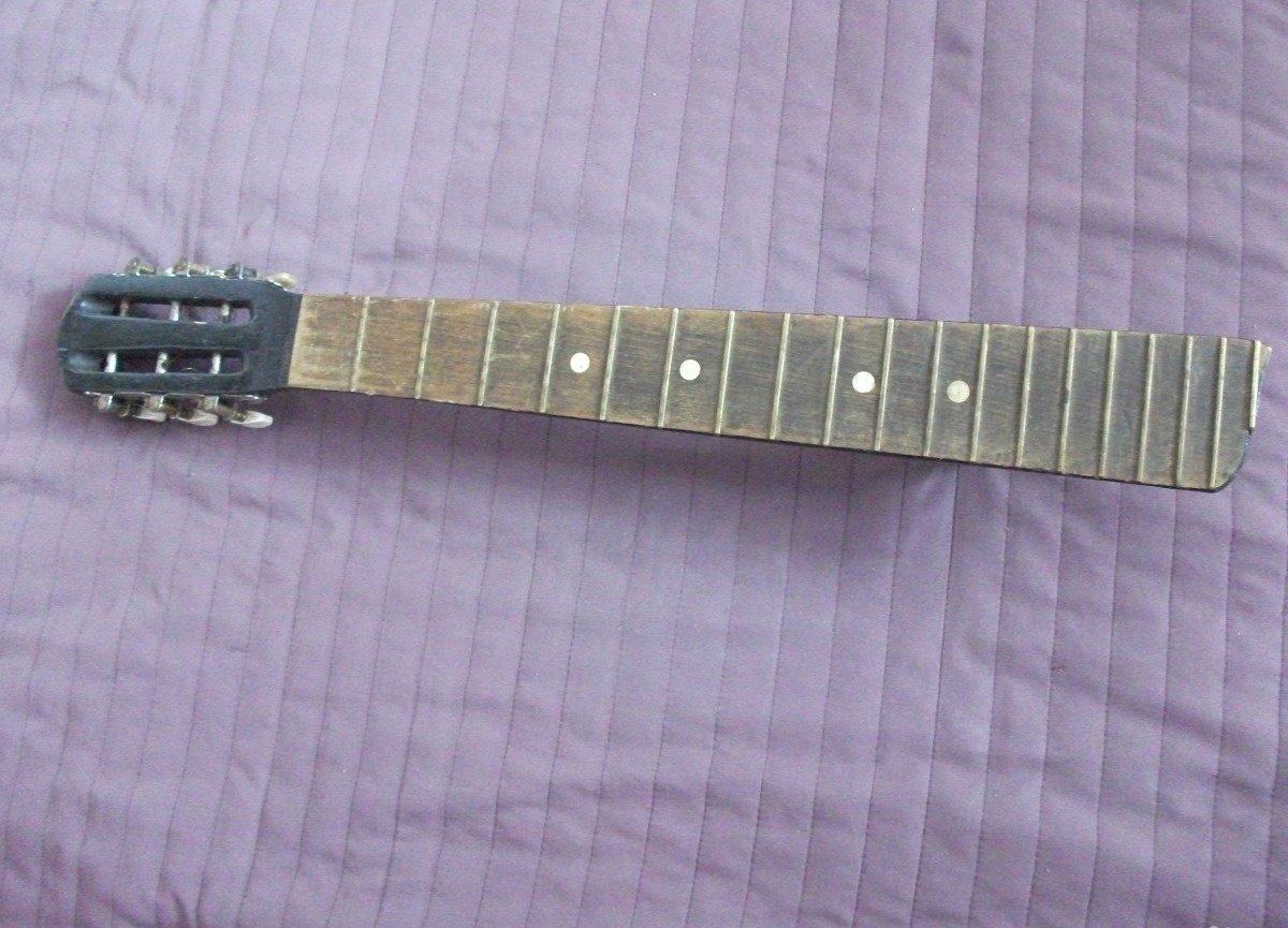 Авито куплю гитару б у. Гриф 6 струнной гитары. Гриф гитарный b. Гитарный гриф Midi. Шестиструнный звукосниматель на семиструнной гитаре.