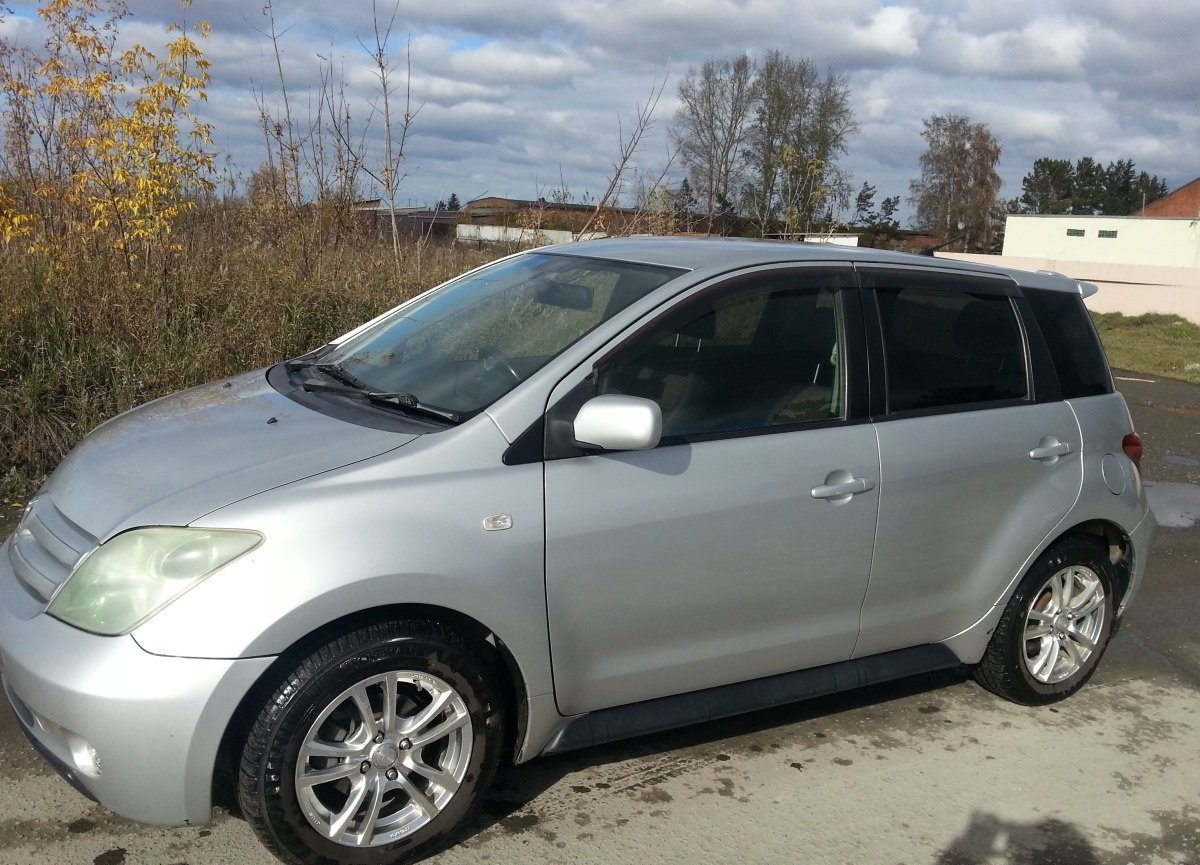 Toyota ist 2010 РіРѕРґ