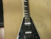 Продам гитару в Самаре, Гитара Jackson JS32 RHOADS, б/у куплена в 2014г Рычаг, чехол