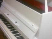 Продам пианино в Москве, Немецкое Ronisch белого цвета, современное, малогабаритное,
