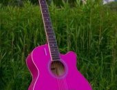 Продам гитару в Твери, Гламурная розовая гитара вызовет Мимимишки у любой творческой