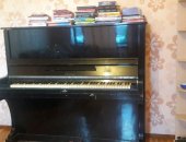 Продам пианино в Майкопе, черного цвета "Пенза", состояние среднее, нужна настройка