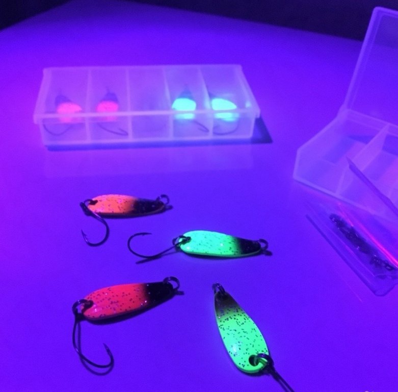 светящаяся блесна на форель