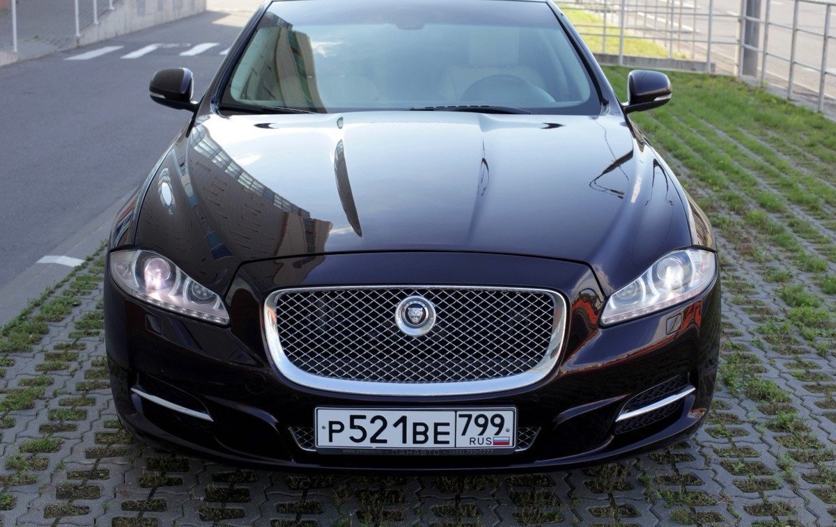 Jaguar XJ 2009 зад