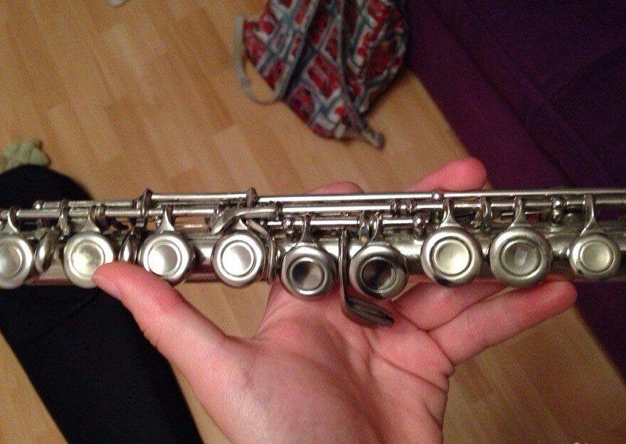Клапан флейты. Флейта 2106. Клапаны флейты. Флейта с открытыми клапанами. Флейта в разборе.