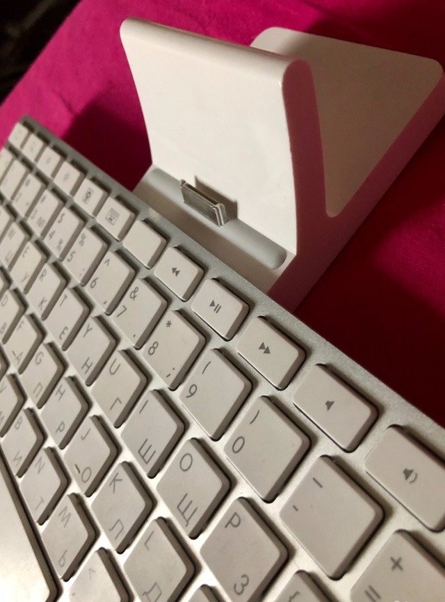 Клавиатура Apple Keyboard Dock a1359. Айпад с клавиатурой Apple. A1359 Apple. IPAD 6 Apple Keyboard.