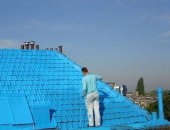 В Новосибирске, Покраска крыши дома 3 Многие владельцы частных и многоквартирных домов