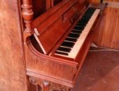 Продам клавишный музыкальный инструмент в Москве, Фортепиано антикварное E