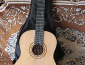 Продам гитару в Благовещенске, Гитара 6 струнная, покупали в музыкальном магазине сыну
