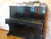 Продам пианино в Майкопе, черного цвета "Пенза", состояние среднее, нужна настройка