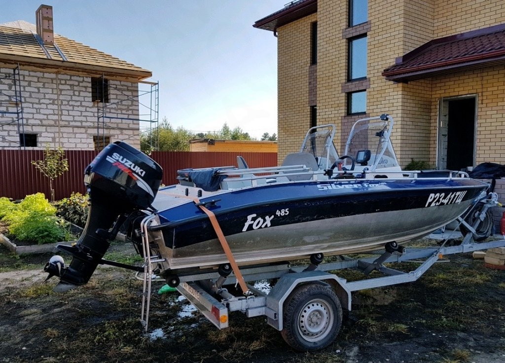 Сильвер тверь. Silver Fox 485. Silver Fox лодка 485. Моторная лодка Сильвер Фокс. Катер Сильвер 485.