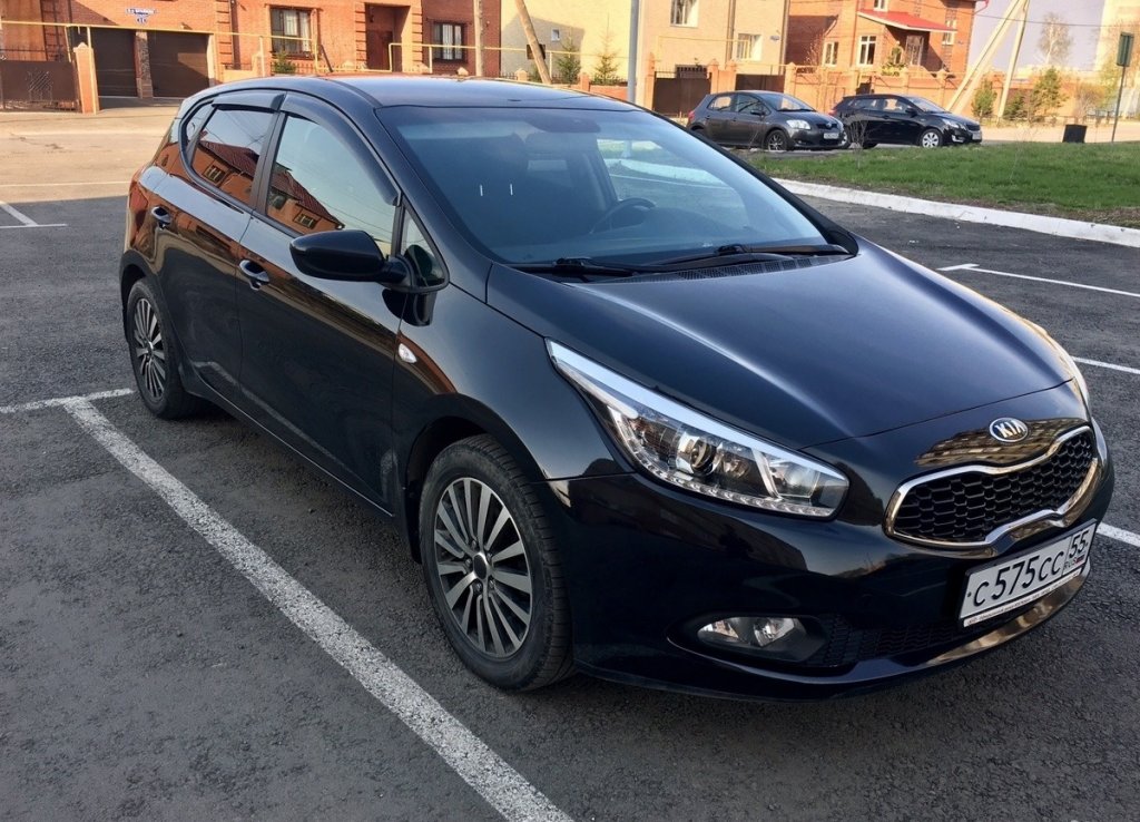 Kia Ceed седан 2012