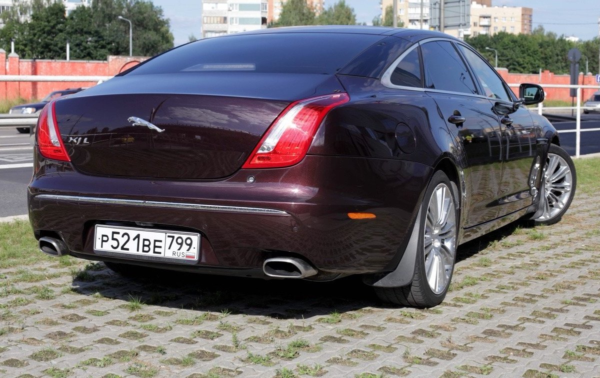 Jaguar XJ 2011