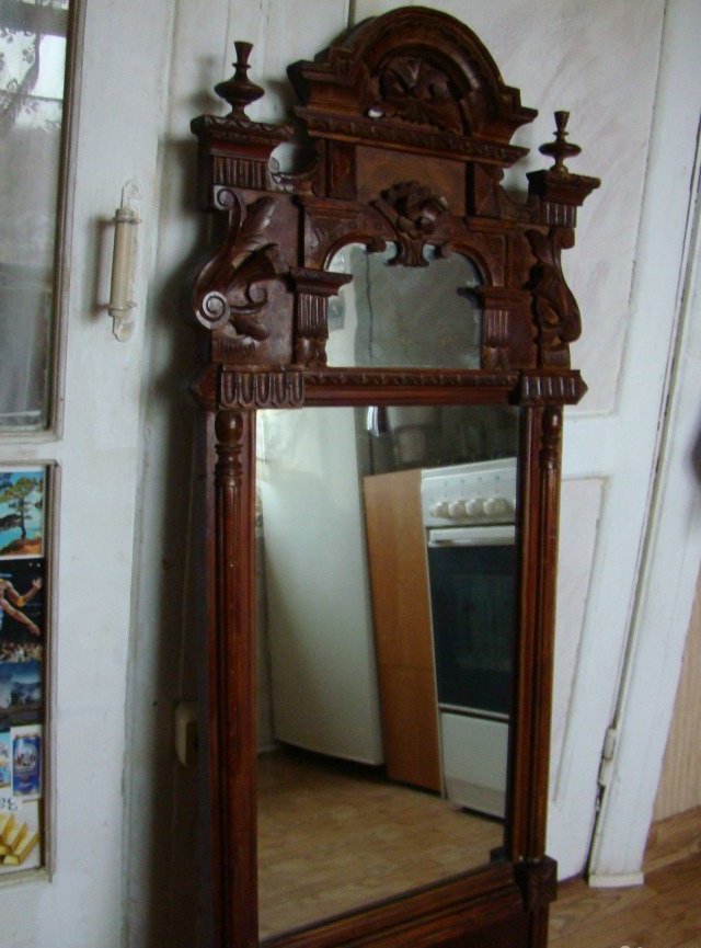 Купить старинное зеркало. Зеркало псише антикварное. Зеркало псише напольное Антиквар резное 19 век. Старинное зеркало в деревянной раме. Антикварные зеркала в деревянной раме.