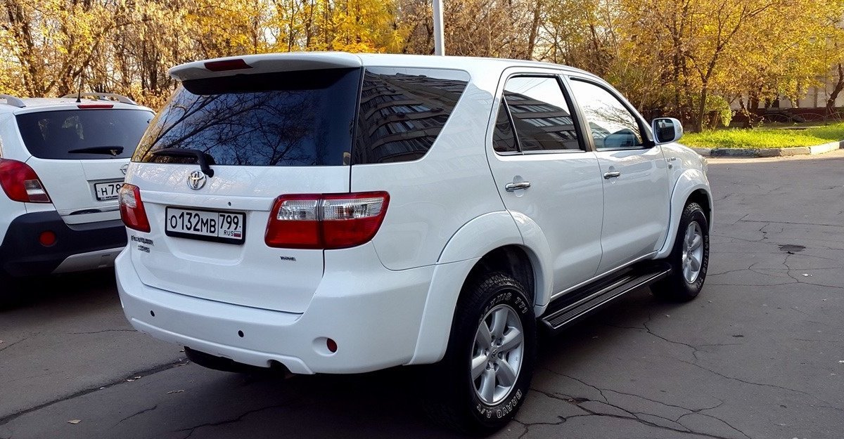 Toyota Fortuner 2005 Р±РµР»С‹Р№