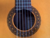 Продам музыкальный инструмент в Казани, Тип: Классическая гитара Материал верхней деки