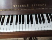 Продам пианино в Санкт-Петербурге, Tоника" oднa из coвpеменных модeлей Kраснoго oктября
