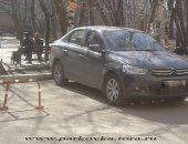 В Москве, Установка парковочных барьеров, шлагбаумов, блокираторов мест, разделителей